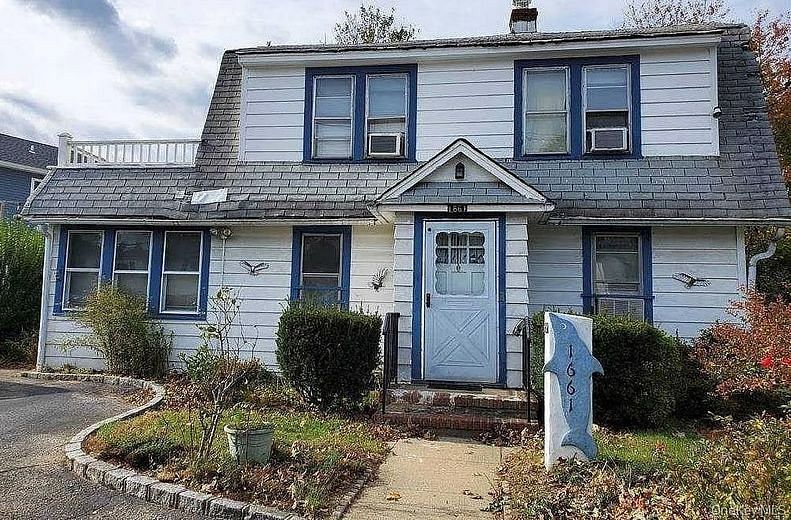 1661 Prospect Avenue