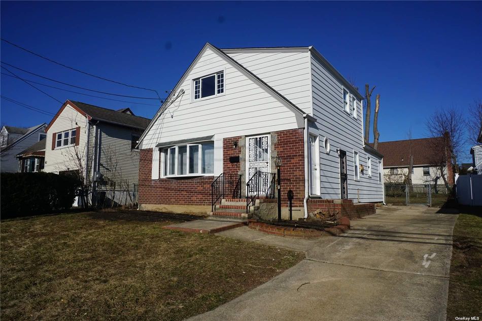 Image 1 of 31 for 167 Bedford Avenue in Long Island, Garden City Park, NY, 11040
