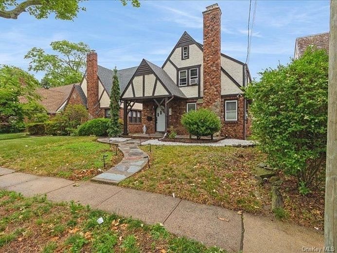 167 Lakeview Ave