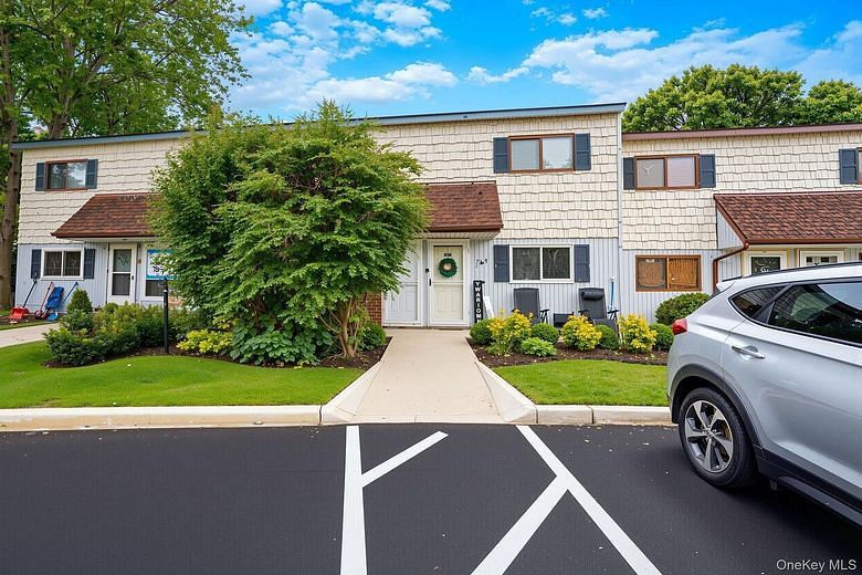 167 Pointe Circle N #167