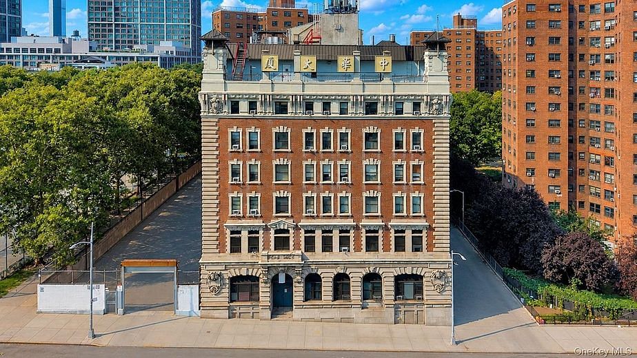 167 Sands Street #406