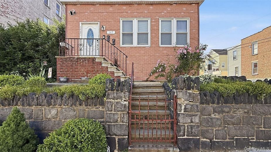 167 Voss Avenue