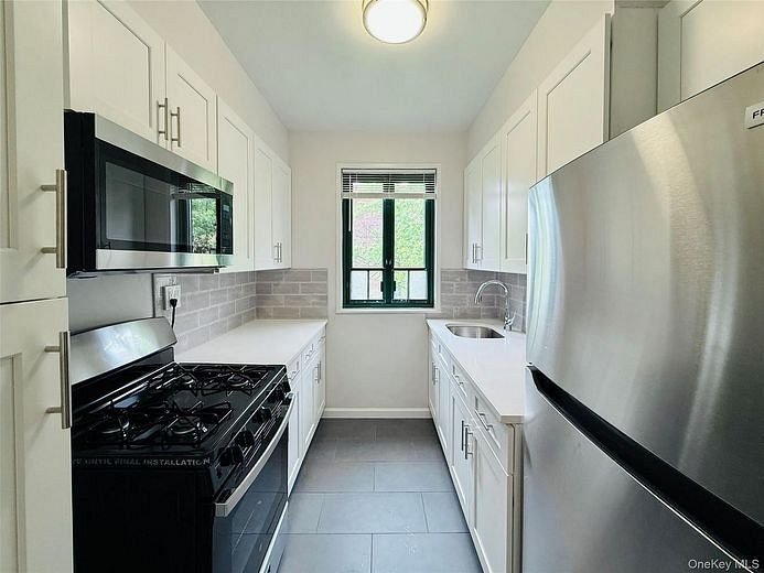 1680 Metropolitan Avenue #6D