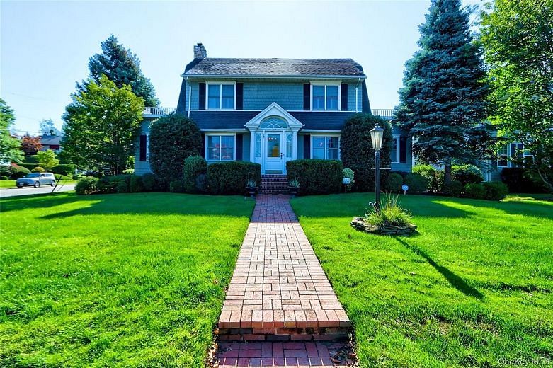 169 Hempstead Avenue