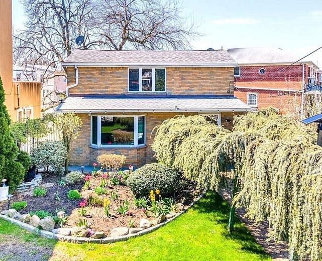 17-02 Clintonville Street