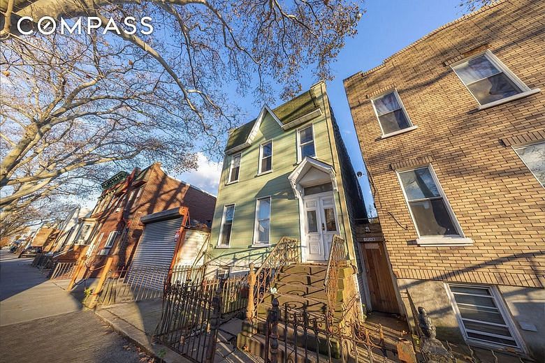 17-18 Decatur Street