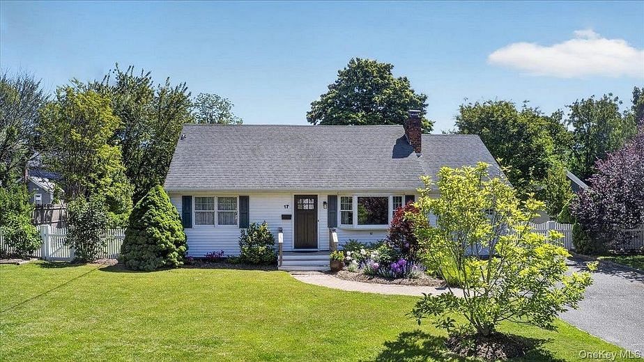 17 Barteau Avenue
