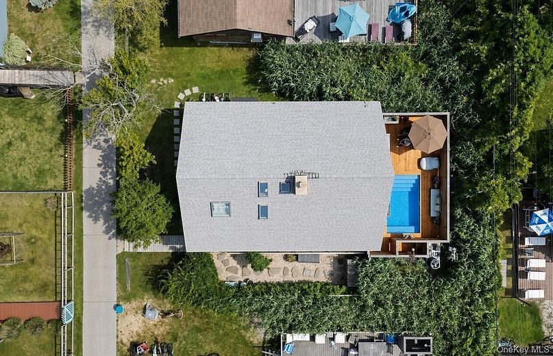 17 Bungalow Walk