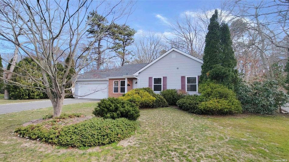 Image 1 of 24 for 17 Chardonnay Drive in Long Island, Coram, NY, 11727
