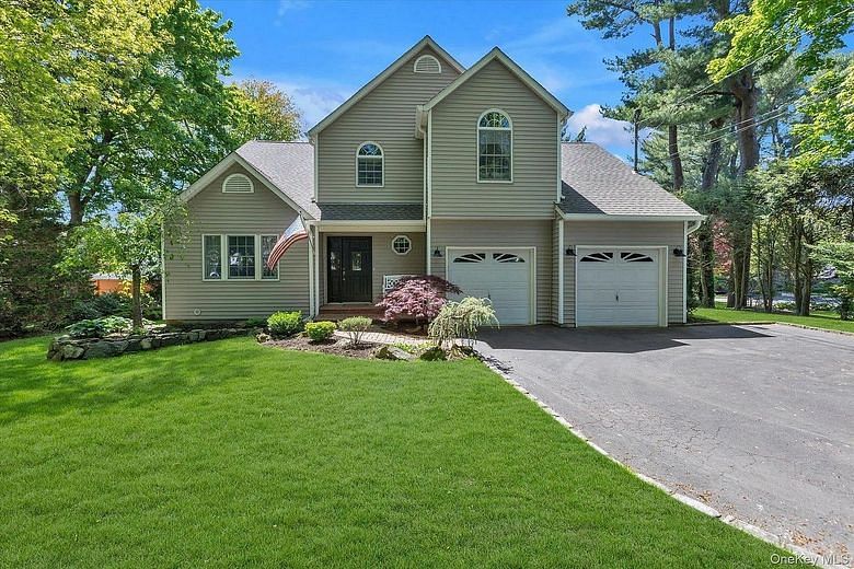 17 Claire Avenue