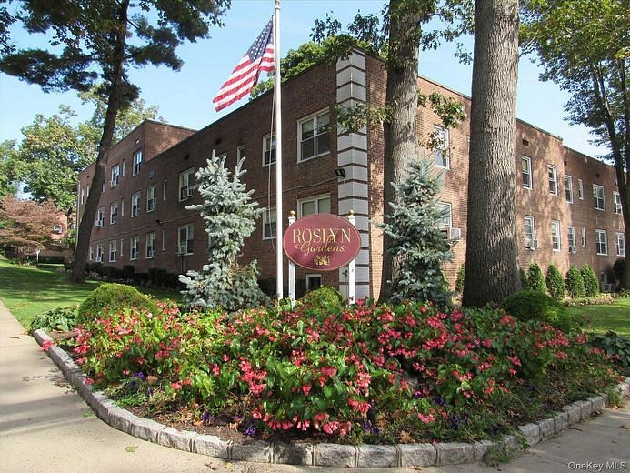 17 Edwards Street #3A