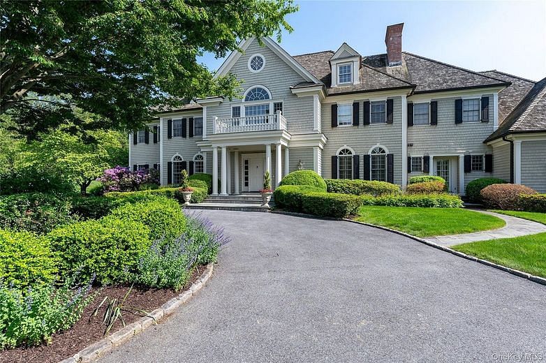 17 Great Hill Farms Road
