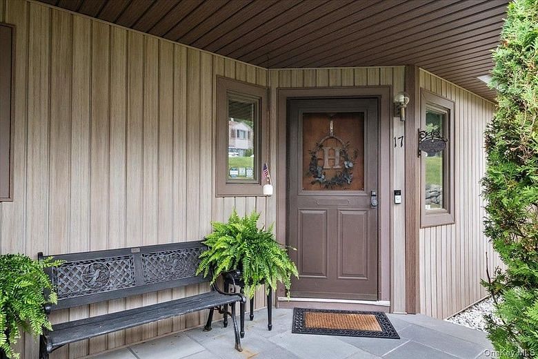 17 High Meadow Trail