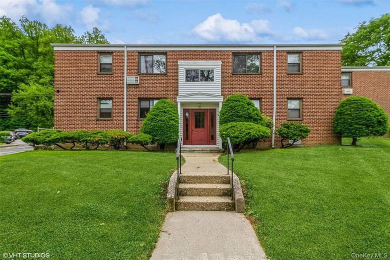 17 Lawrence Drive #A