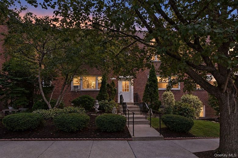 17 Leewood Circle #4R