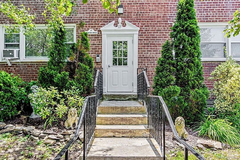 17 Leewood Circle #6R