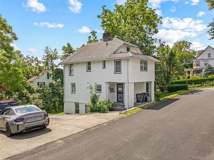 17 Midland Avenue