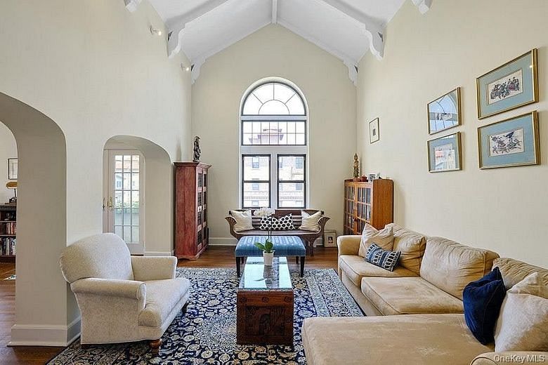 17 N Chatsworth Avenue #6KL