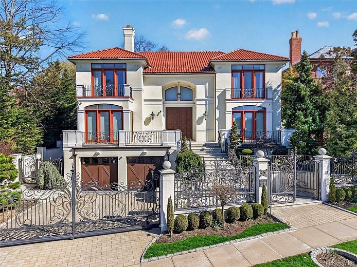 17 North Drive