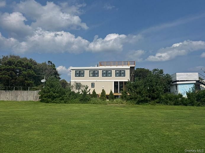 17 Ocean Bay Boulevard