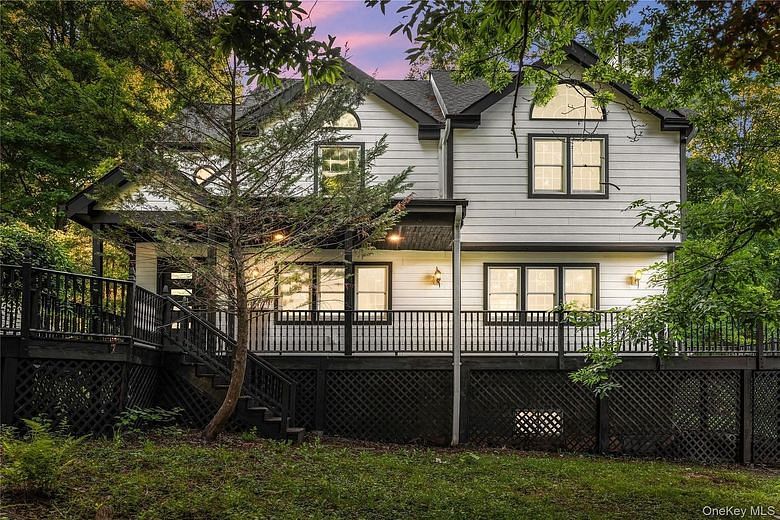 17 Ridge Way