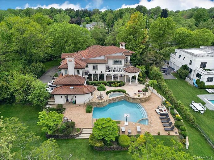 17 Split Rock Drive