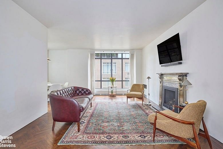 17 West 54th Street #10A