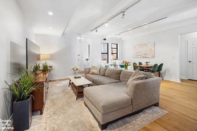 17 West 64th Street #8EF