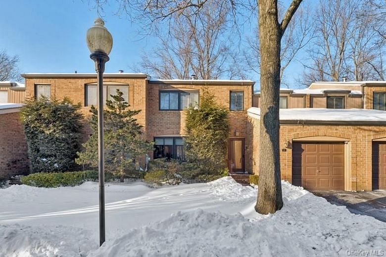 17 Windsor Gate Drive