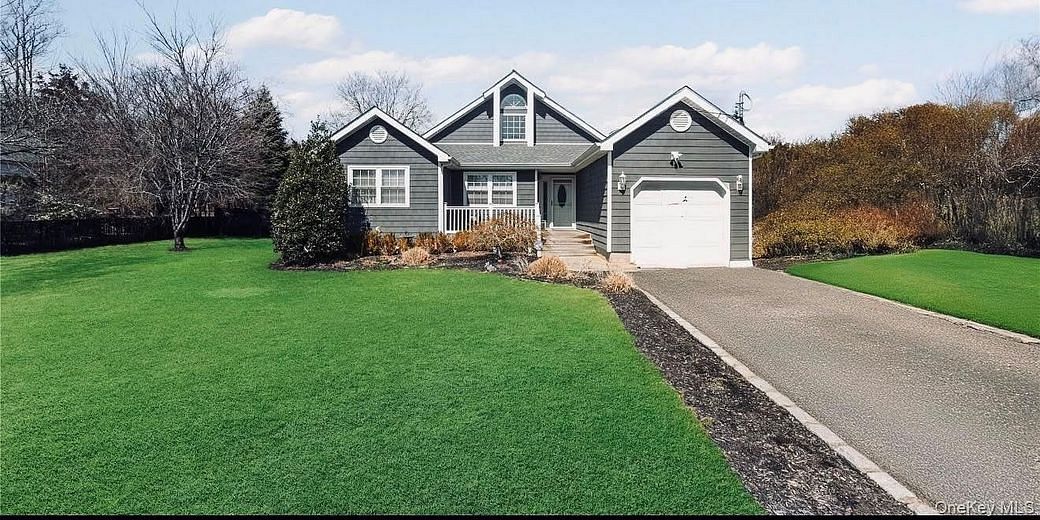17 Woodlawn Avenue