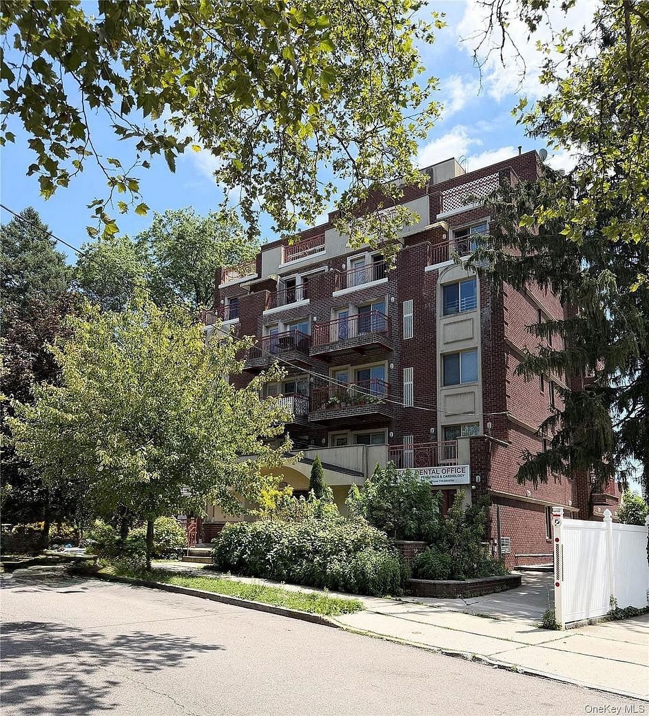 170-12 Highland Avenue #304