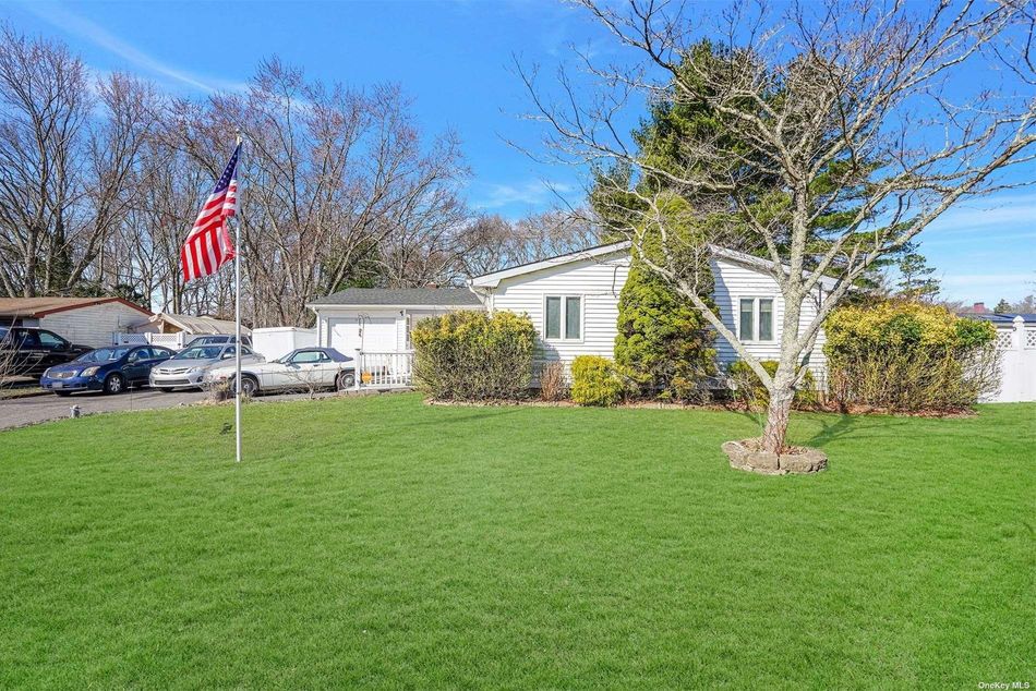 Image 1 of 23 for 170 4th Avenue in Long Island, Holtsville, NY, 11742