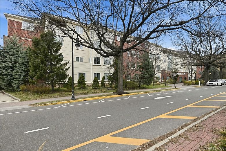 171 Great Neck Road Rd #3H