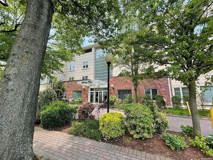171 Great Neck Road Rd #3O