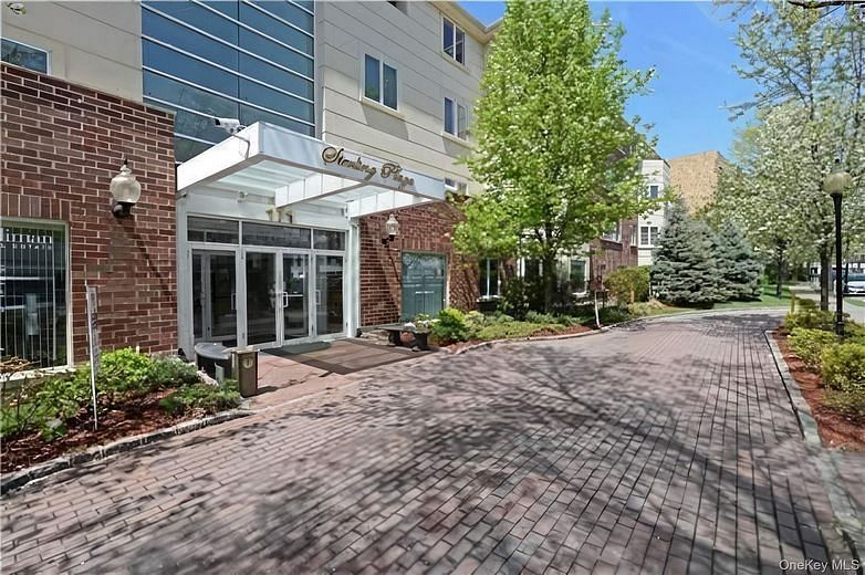 171 Great Neck Road Rd #4R