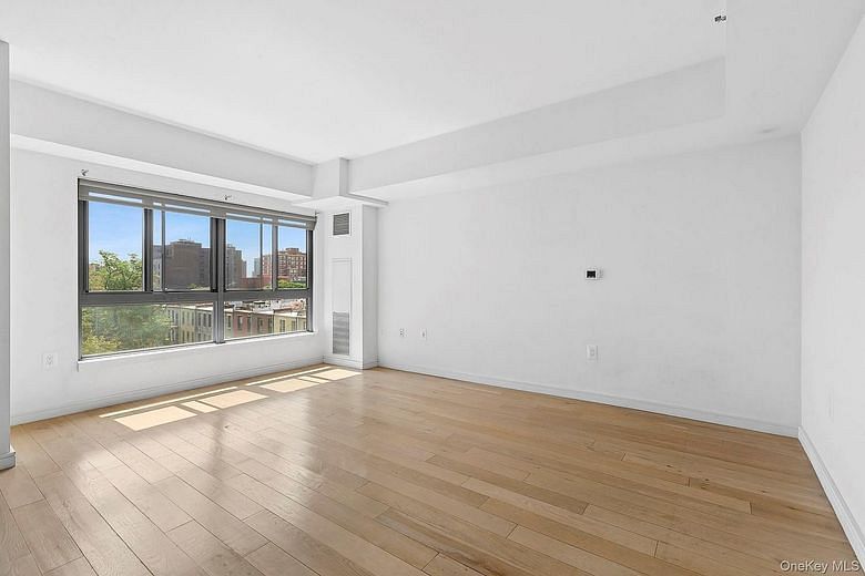 171 W 131st Street #619