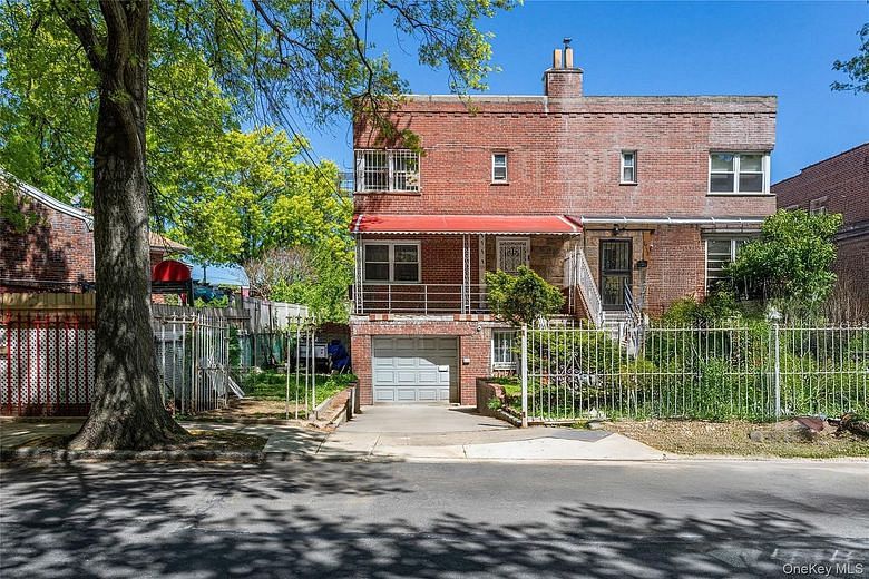 1711 Mansion Street