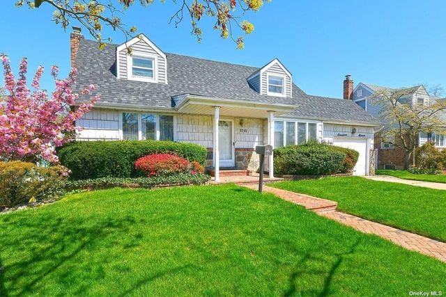 Image 1 of 26 for 1711 Royal Road in Long Island, East Meadow, NY, 11554