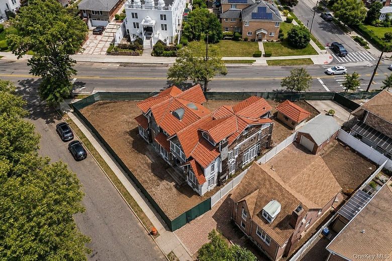 172-28 83rd Avenue