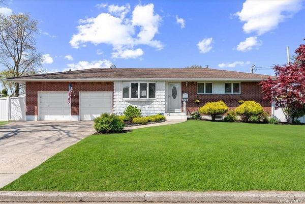 Image 1 of 35 for 172 W 7th Street in Long Island, Deer Park, NY, 11729