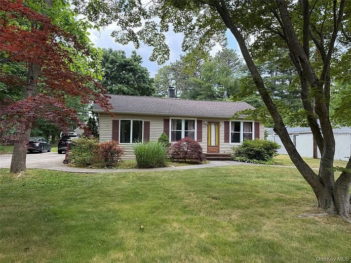 174 Middle Island Road