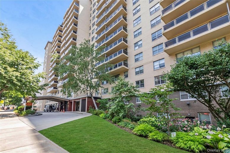 175-20 Wexford Terrace #15U