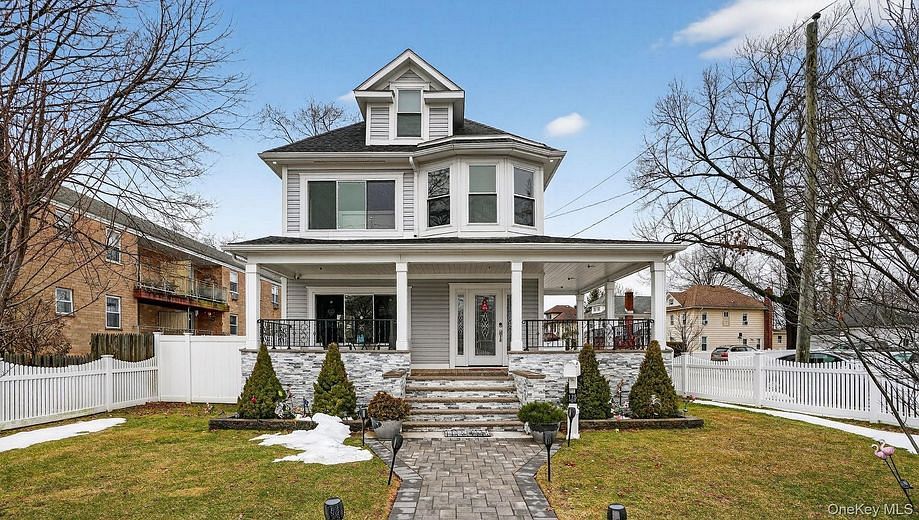 175 Hempstead Avenue