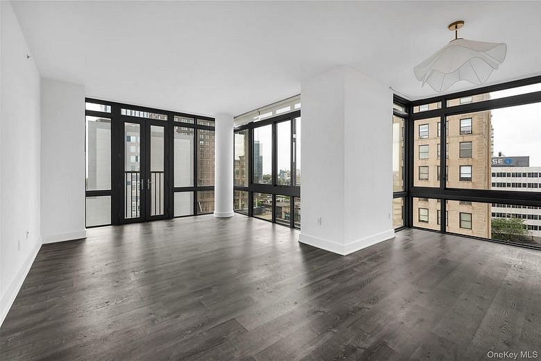 175 Huguenot Street #1106