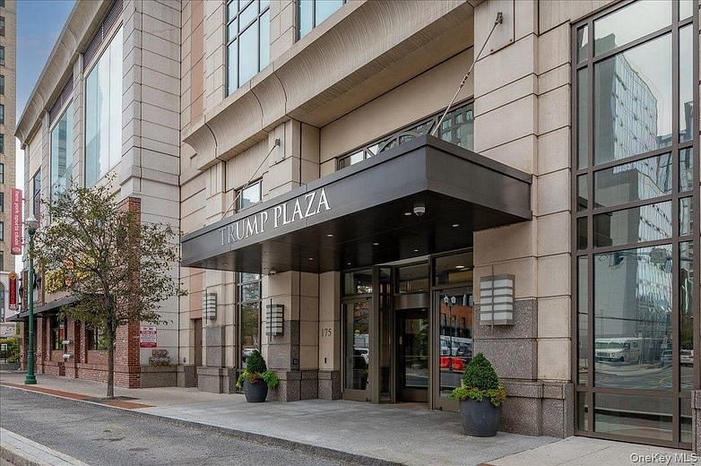 175 Huguenot Street #2208