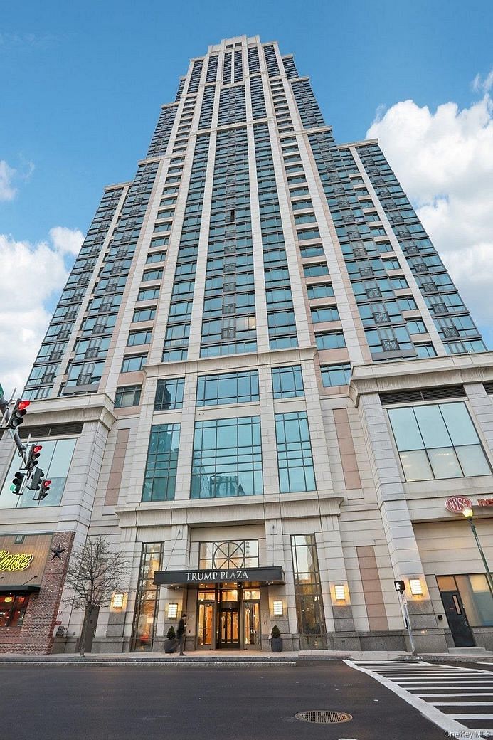 175 Huguenot Street #2403