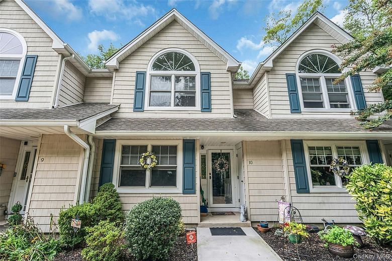 176 Merrick Road #10