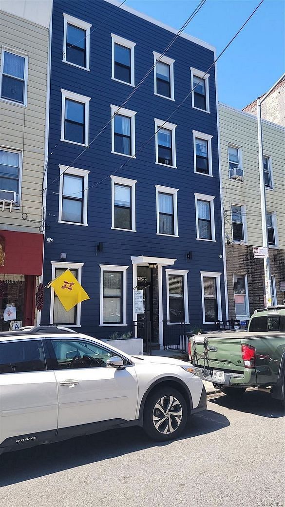 176 North 8th Street