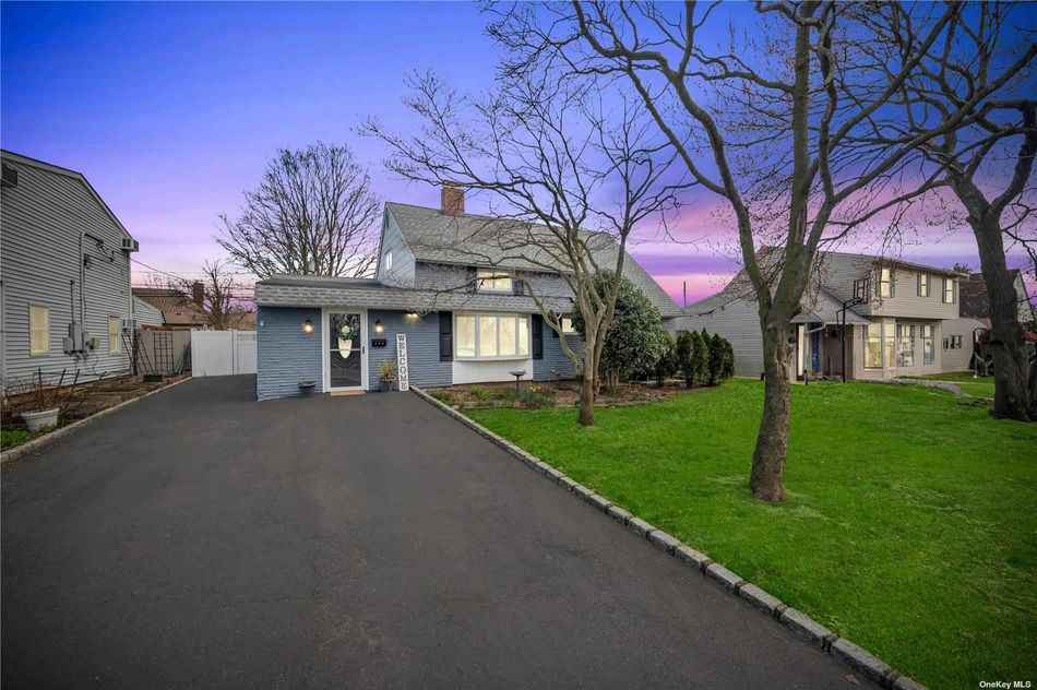 Image 1 of 36 for 177 Acre Lane in Long Island, Hicksville, NY, 11801