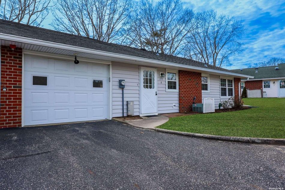 Image 1 of 28 for 177 Ventry Court #A in Long Island, Ridge, NY, 11961